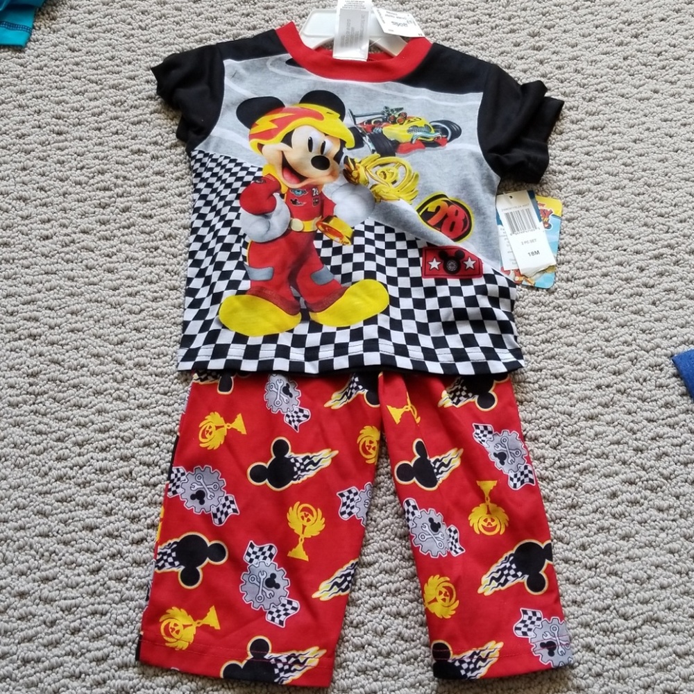 New Mickey mouse 2 piece set